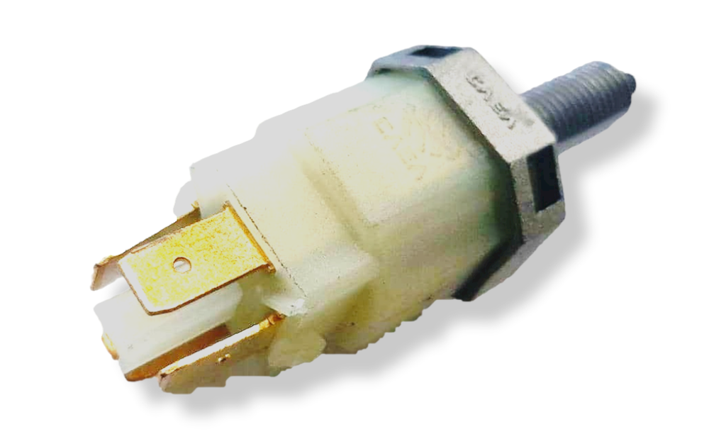 VALVULA LUZ FRENO UNIVERSAL 4 PINES IVECO DAILY